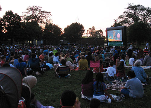 Huge audience for "Despicable Me" at Portage Park