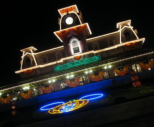 Neon Mickey (2007)